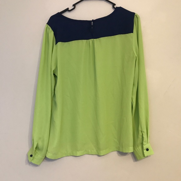 Green Blouse with Navy Detail - Picture 3 of 3